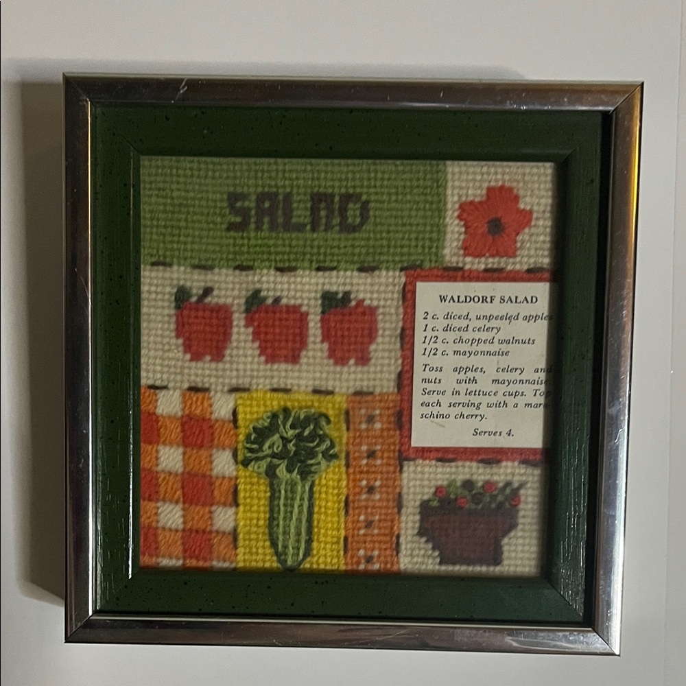 😄Vintage needlepoint metal framed Waldorf salad
